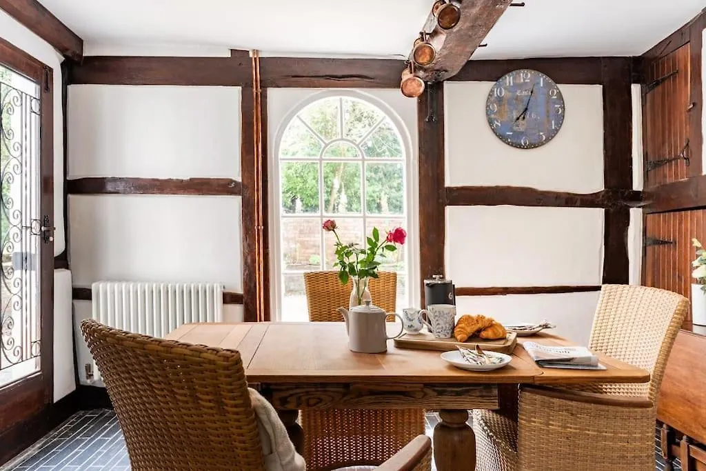 Cotswold Cheltenham, Whole House With Hot Tub Gloucester 0*,