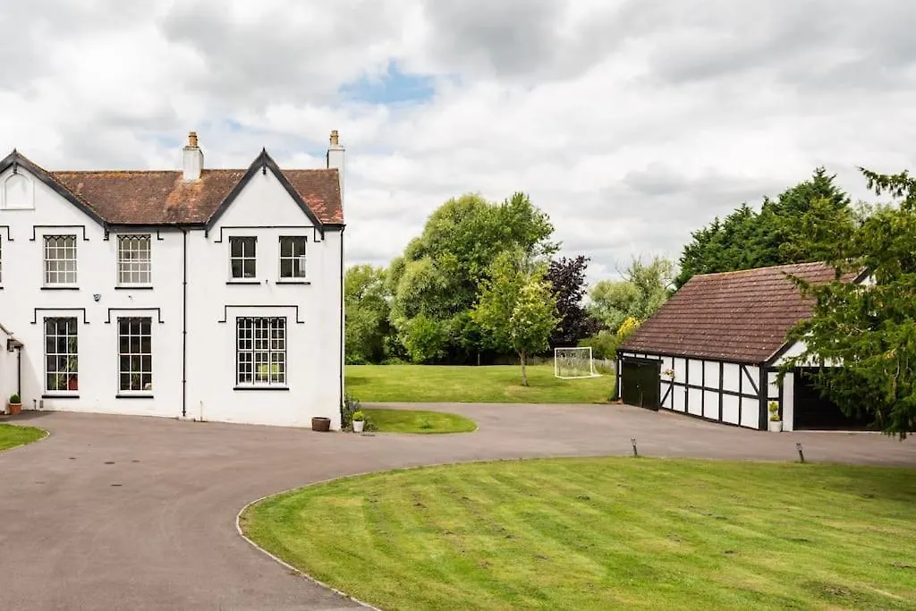 Cotswold Cheltenham, Whole House With Hot Tub Gloucester
