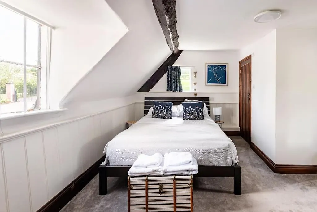 Cotswold Cheltenham, Whole House With Hot Tub Gloucester United Kingdom