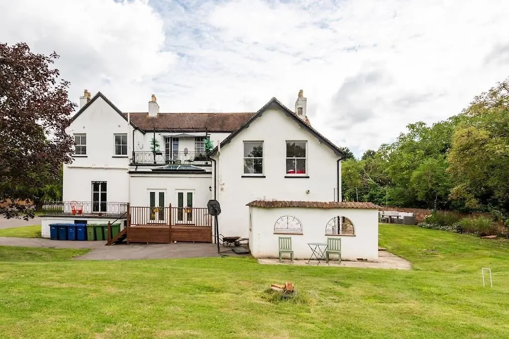 Villa Cotswold Cheltenham, Whole House With Hot Tub Gloucester United Kingdom